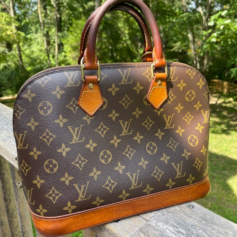 👜 Louis Vuitton Alma Satchel 👜 - Picture 2 of 16